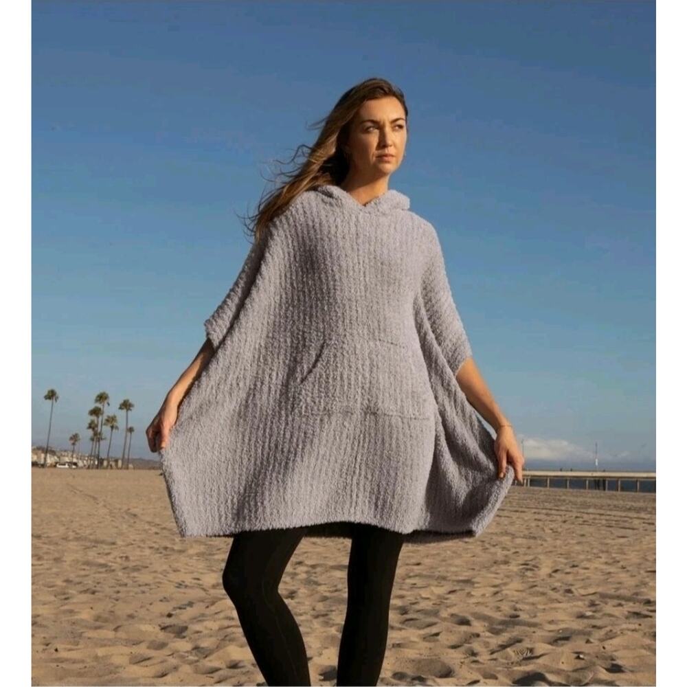 New MALIBU LUXXE YARN PONCHO OS Light Grey oversized one size soft cozy hood